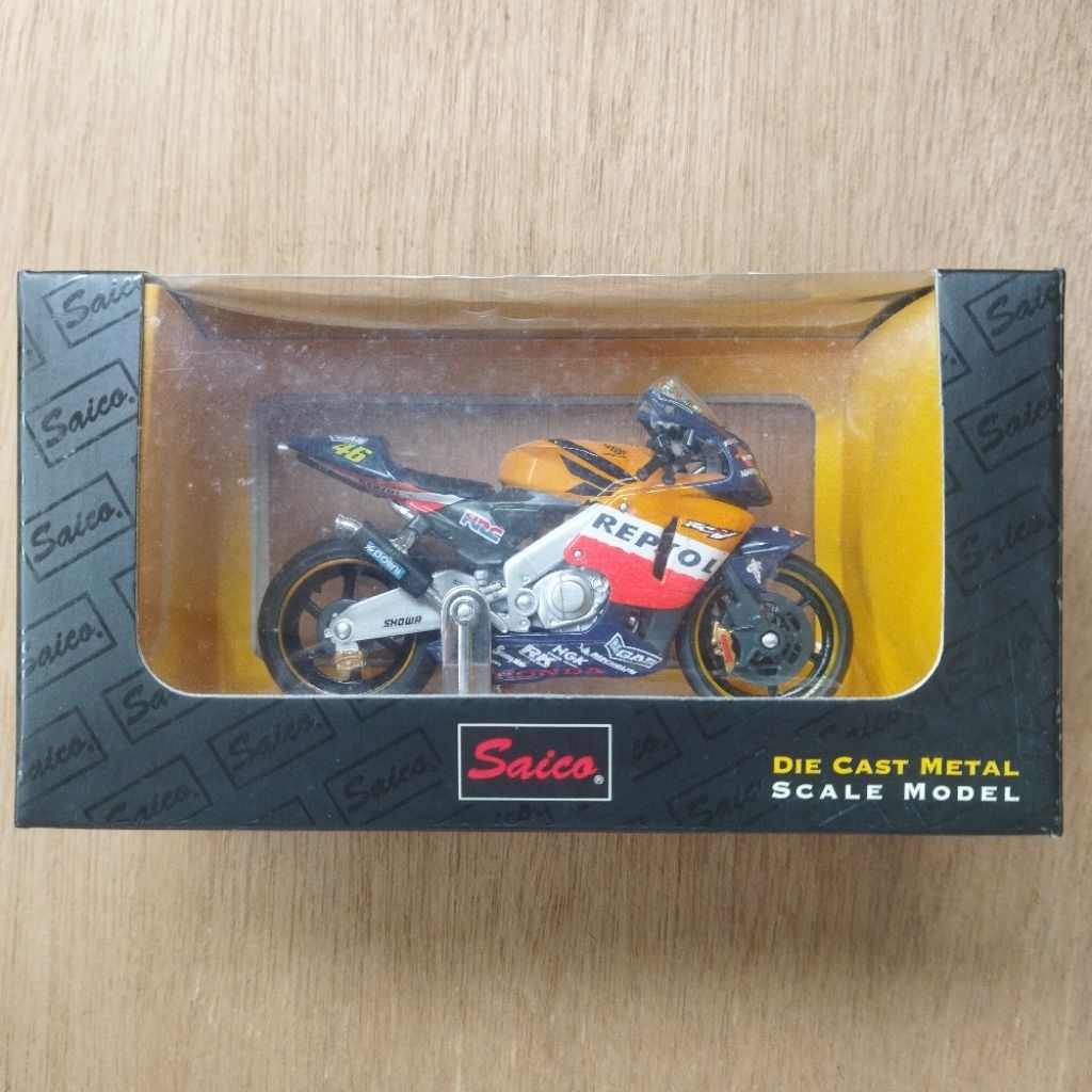Valentino Rossi 1:18 Saico 2002 Honda RC211V