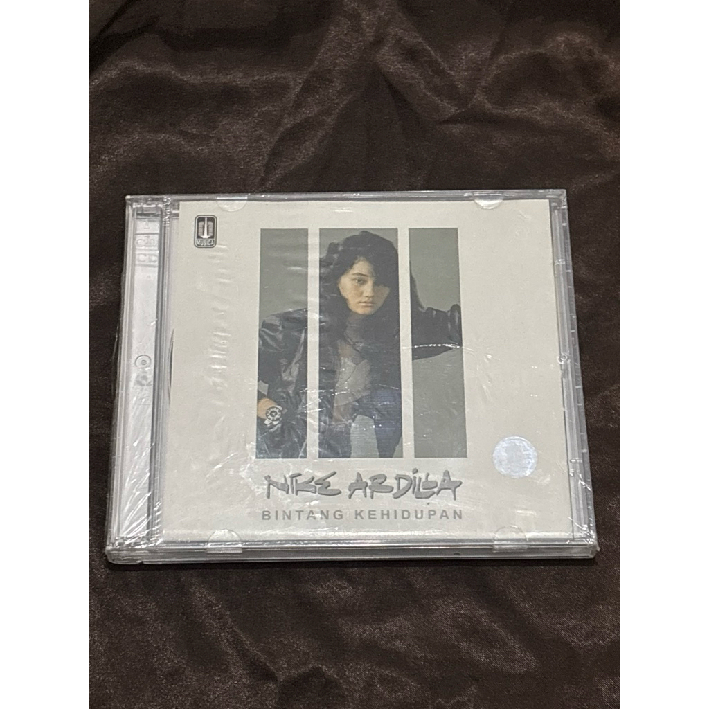CD ALBUM NIKE ARDILLA - BINTANG KEHIDUPAN ORIGINAL