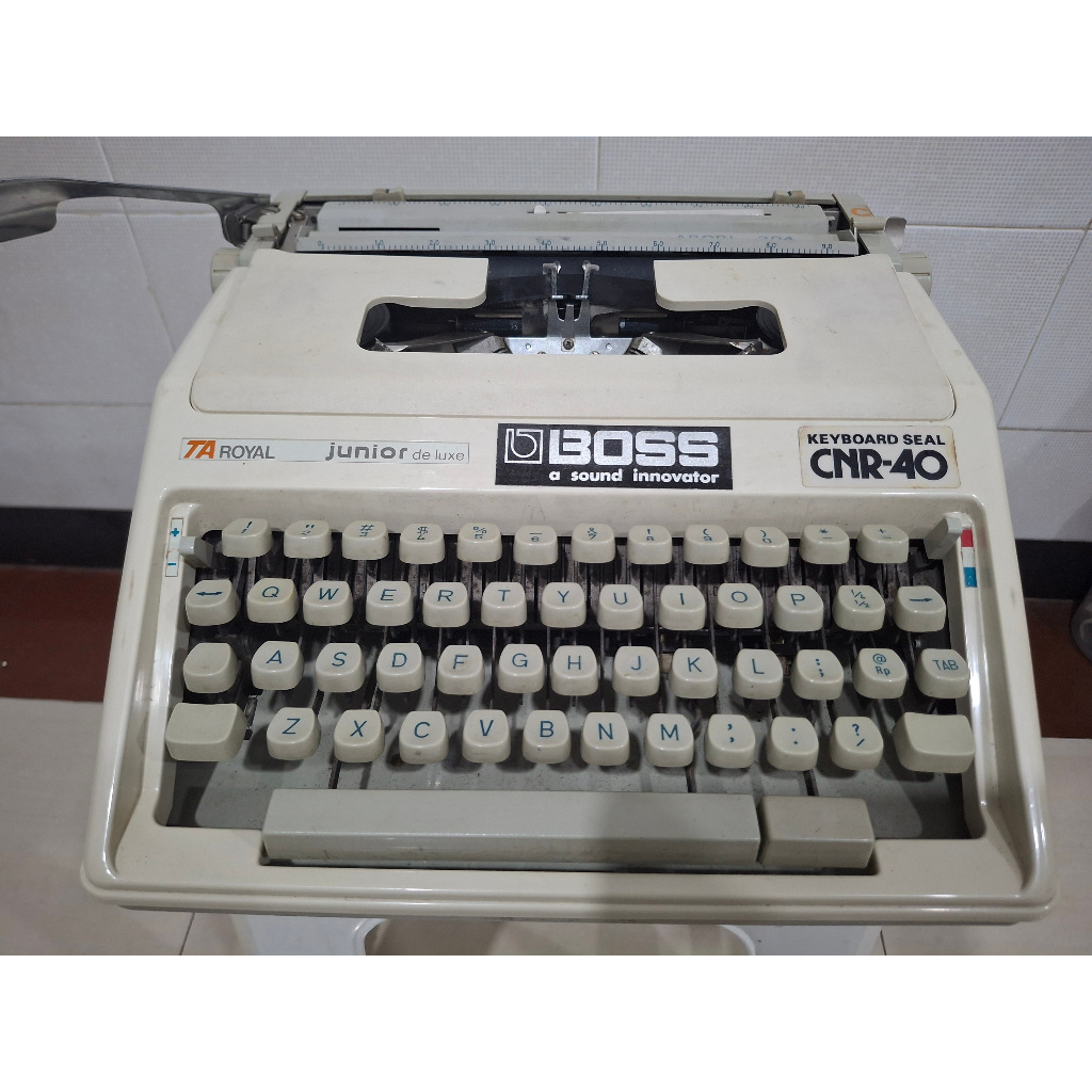 TA Royal Junior Deluxe Typewriter, mesin tik vintage lawas