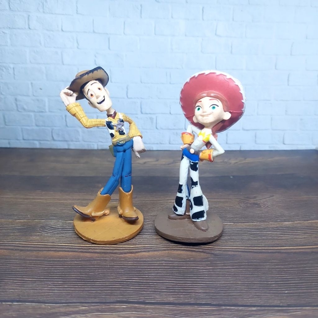 Set 2 pcs woody dan jessie toy story no brand Toy Story Figure McD Happy Meal preloved