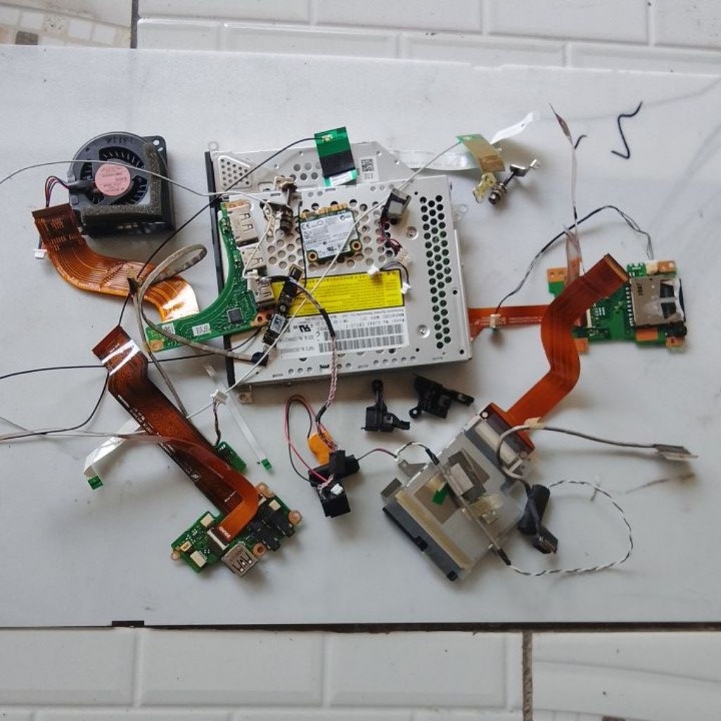 Part Toshiba Portege R830 DVD, Webcam, Fan, Fleksibel Wifi, Fleksibel LCD, Wifi Card, board USB, Boa