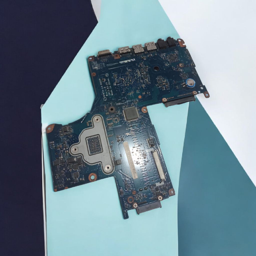 motherboard laptop Toshiba L40-A kondisi matot