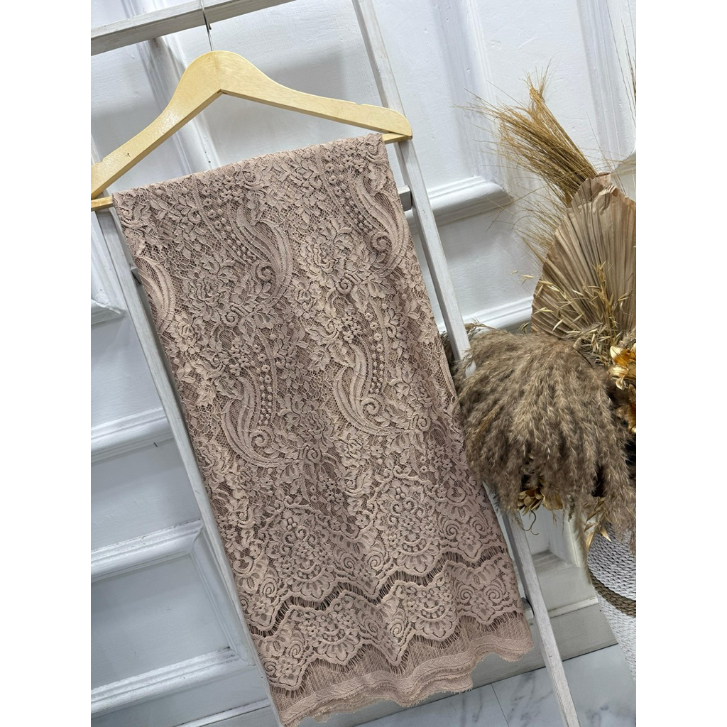 Brokat France Lace 3D Cord Premium grade b / rijek