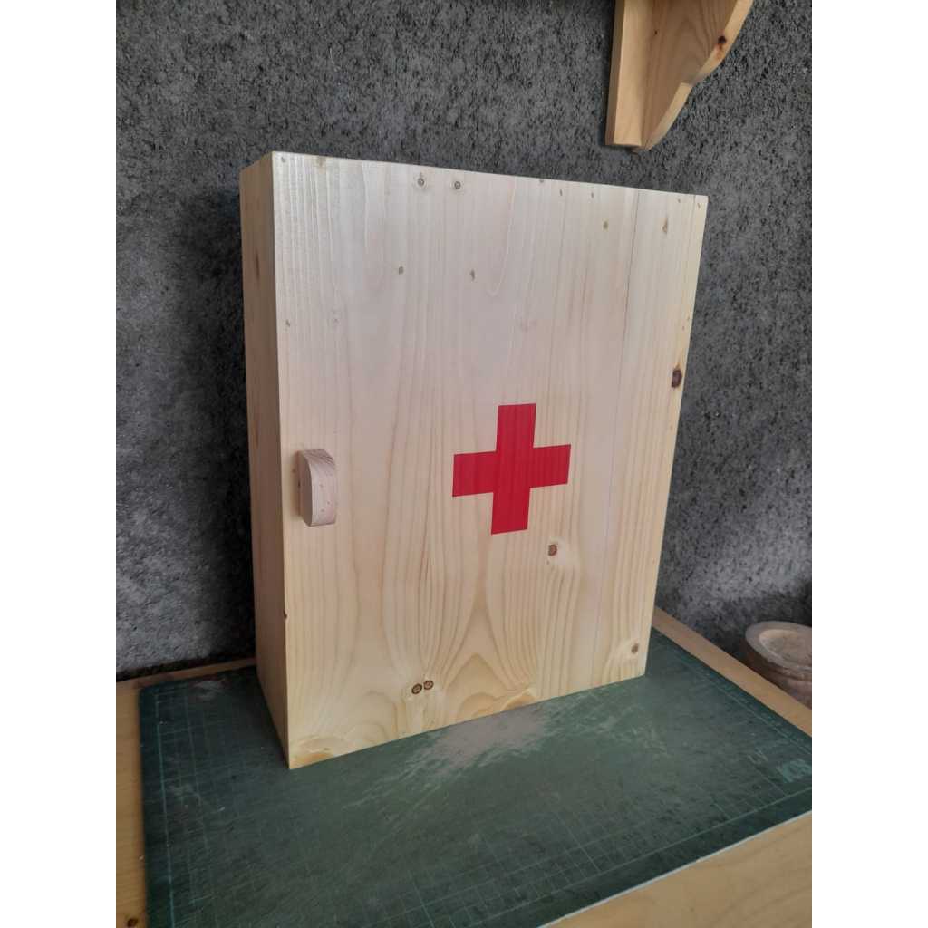 box kotak obat p3k kayu jati belanda