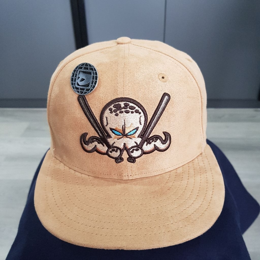 Dionic Exclusive Octoslugger Suede x New Era 59FIFTY 7 1/4