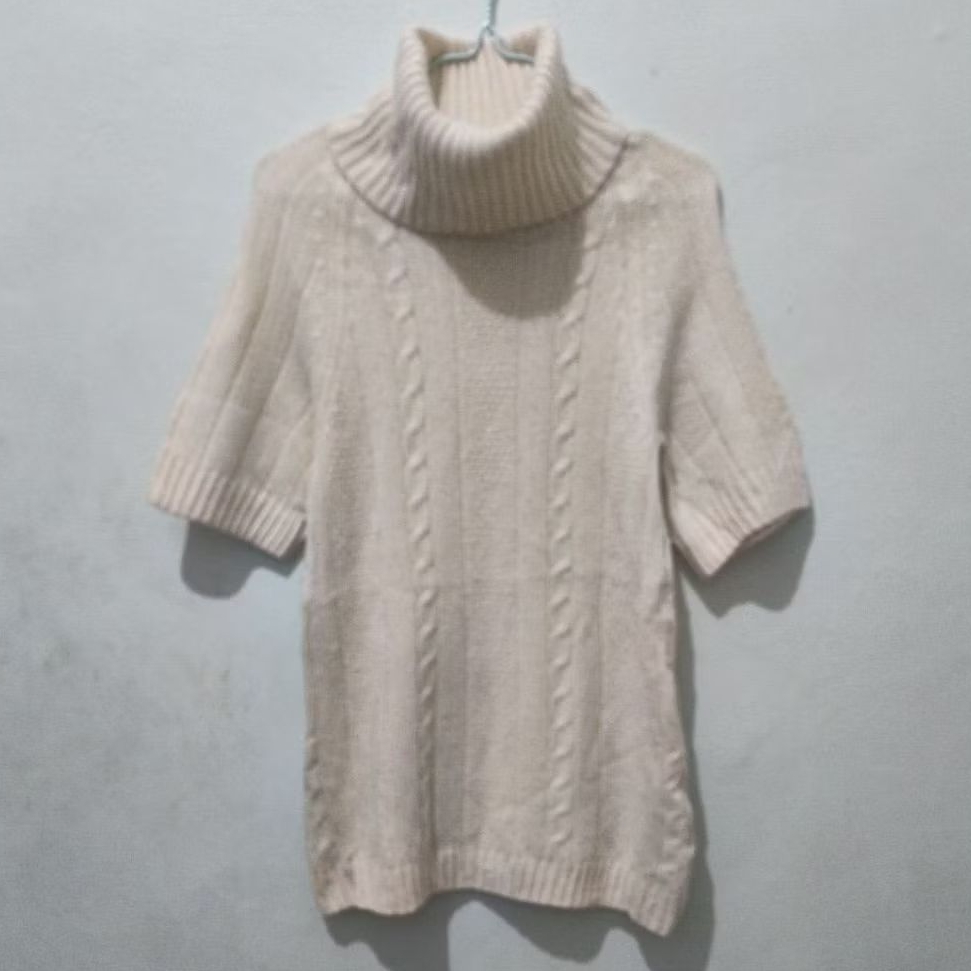 Turtleneck Sweater Rajut Kepang Uniqlo size M