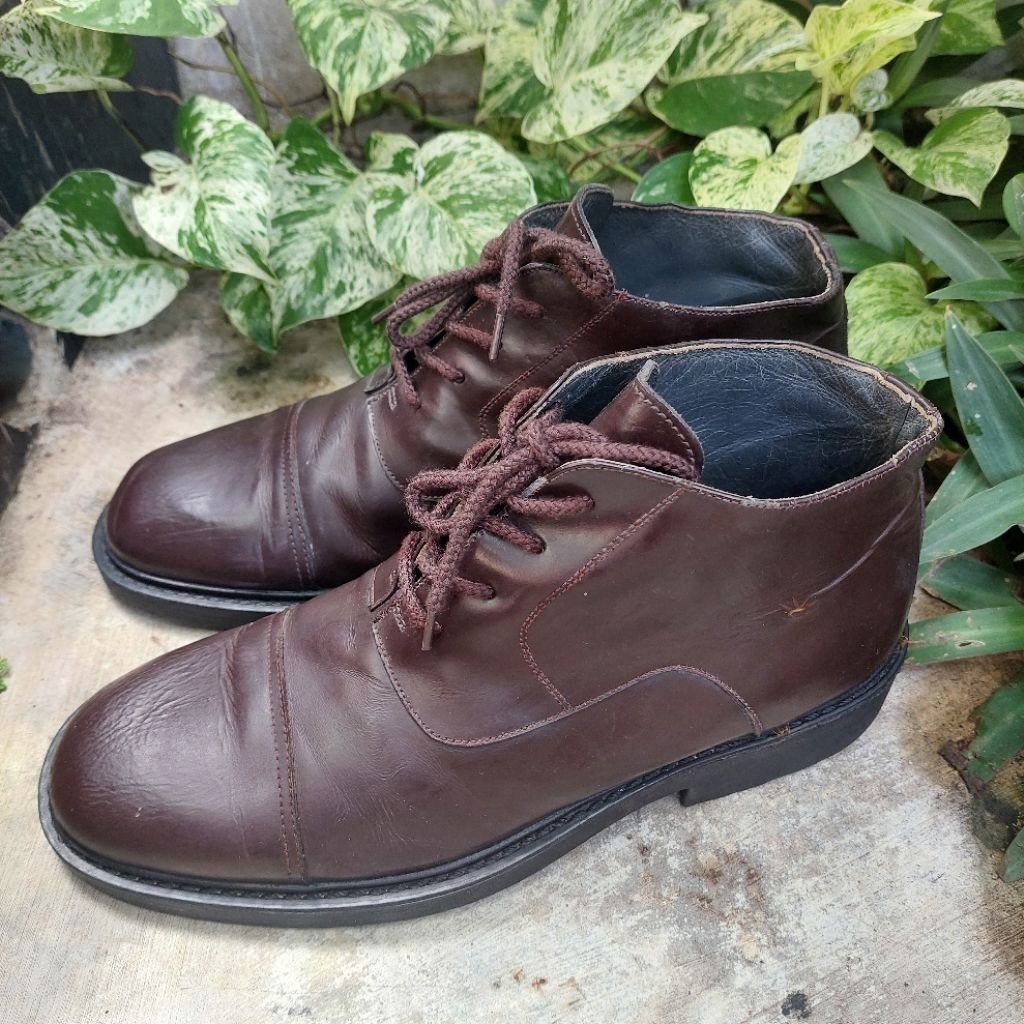 sepatu semi boot second guess size 40(25cm)