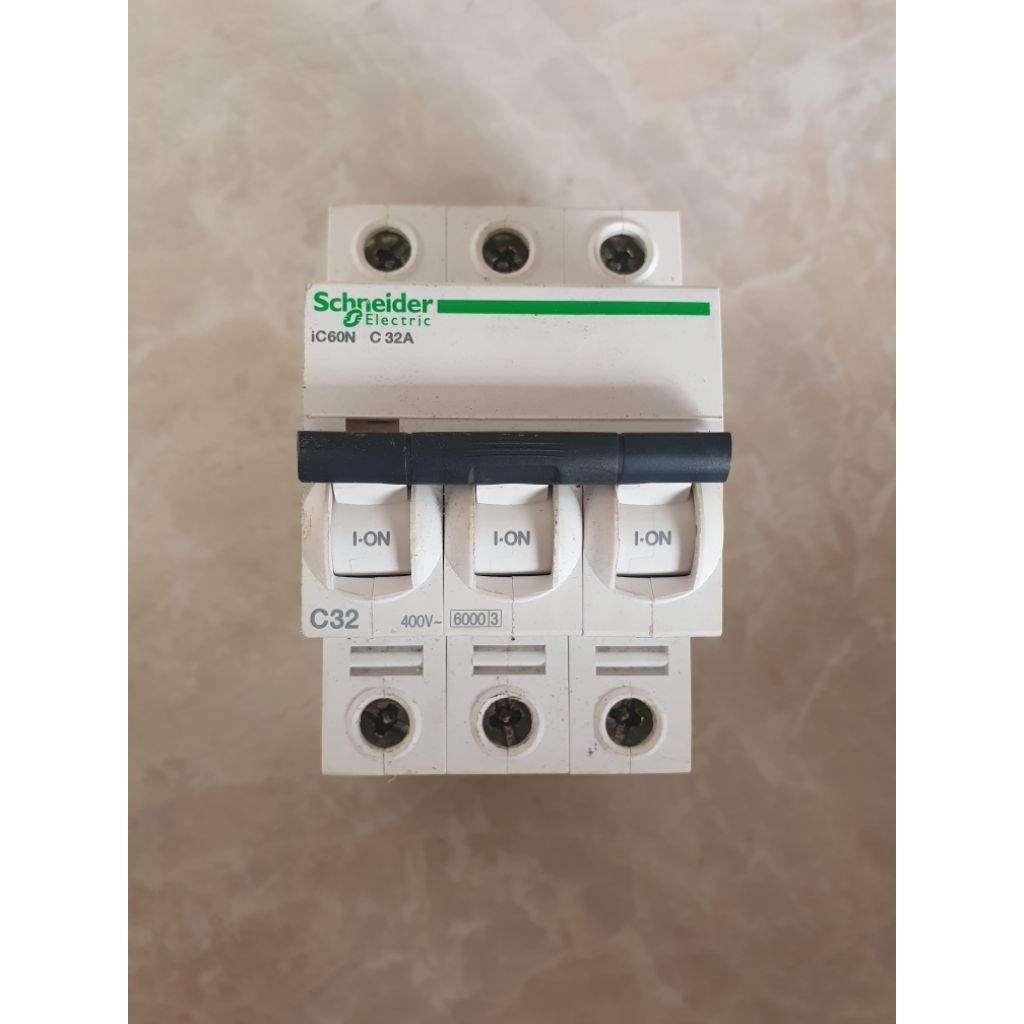 MCB SCHNEIDER 3 PHASE 63 AMPERE SECOND