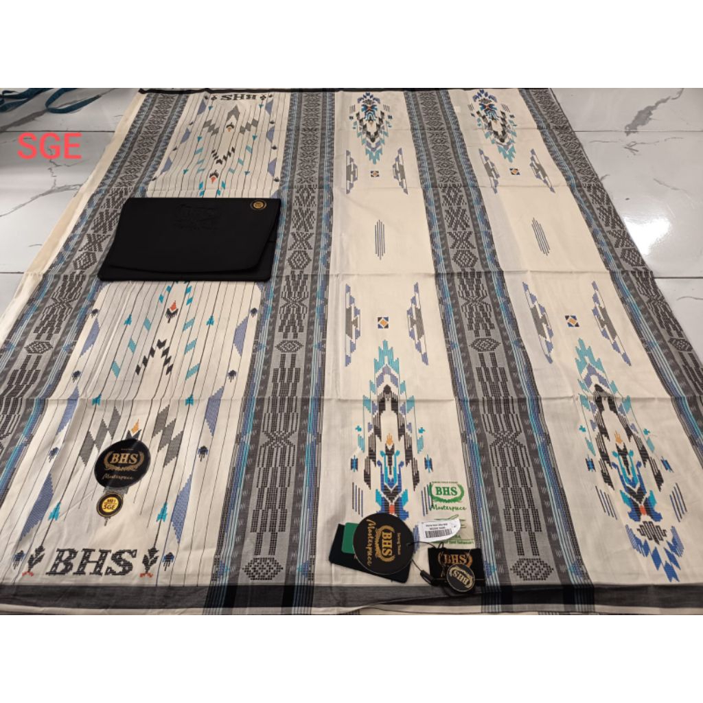 *BHS Masterpiece SGE Putih**Songket**Grade Gold /berTTD**Bahan halus dan lembut*