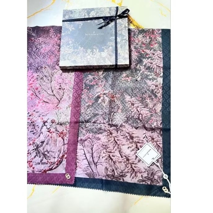 holiday aurora buttonscarves