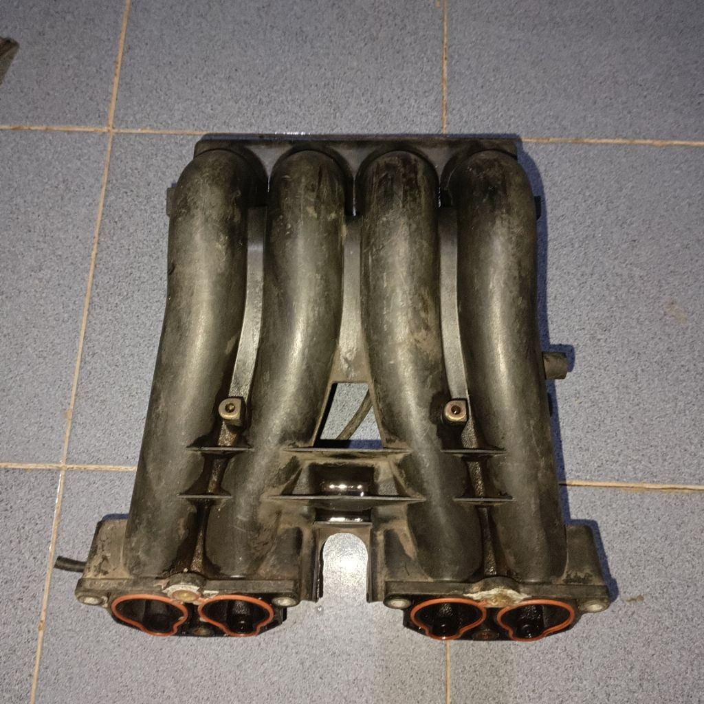 INTAKE MANIFOLD CITRON XANTIA / PEUGEOT 405