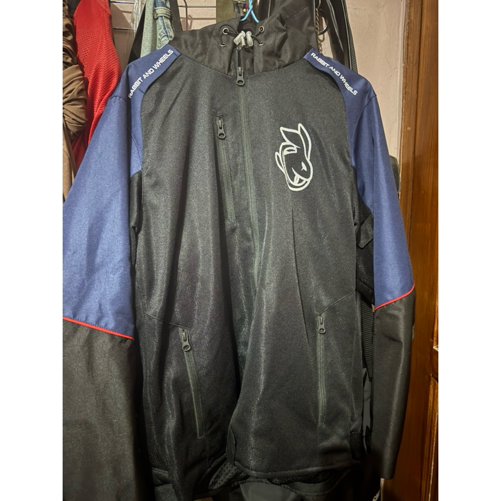 jaket rabbit and wheels patrontex