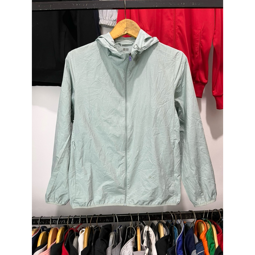 Uniqlo running anti UV Protection