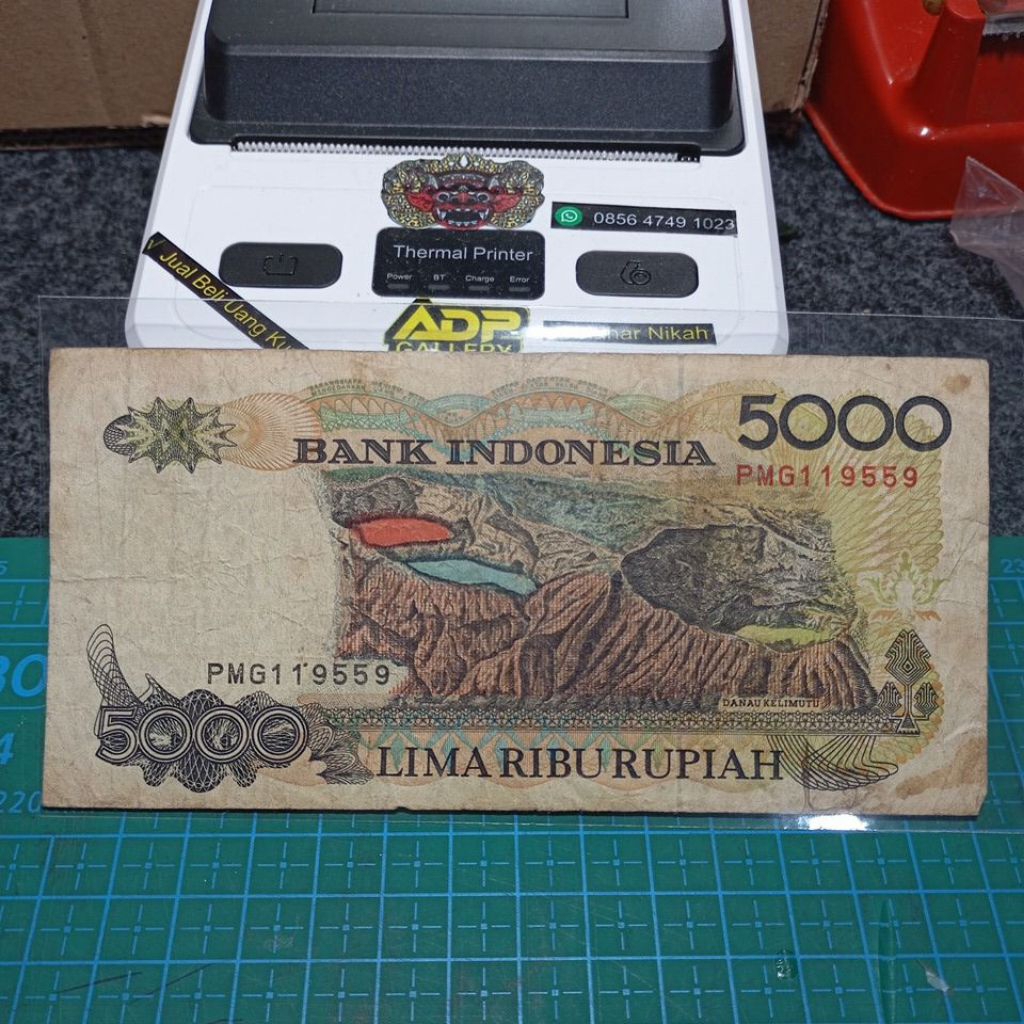 GANJIL Genap No seri PMG 119559 Uang kuno Indonesia Asli 5000 sasando, tahun 1992 original