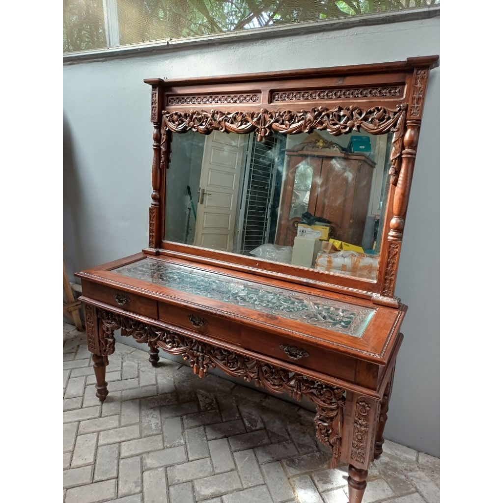 Preloved Meja rias kayu jati