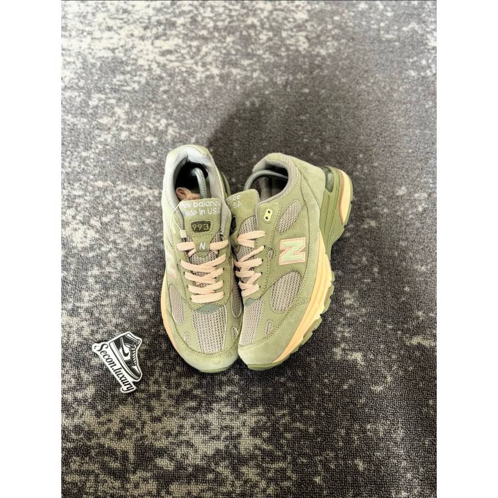 New Balance 993