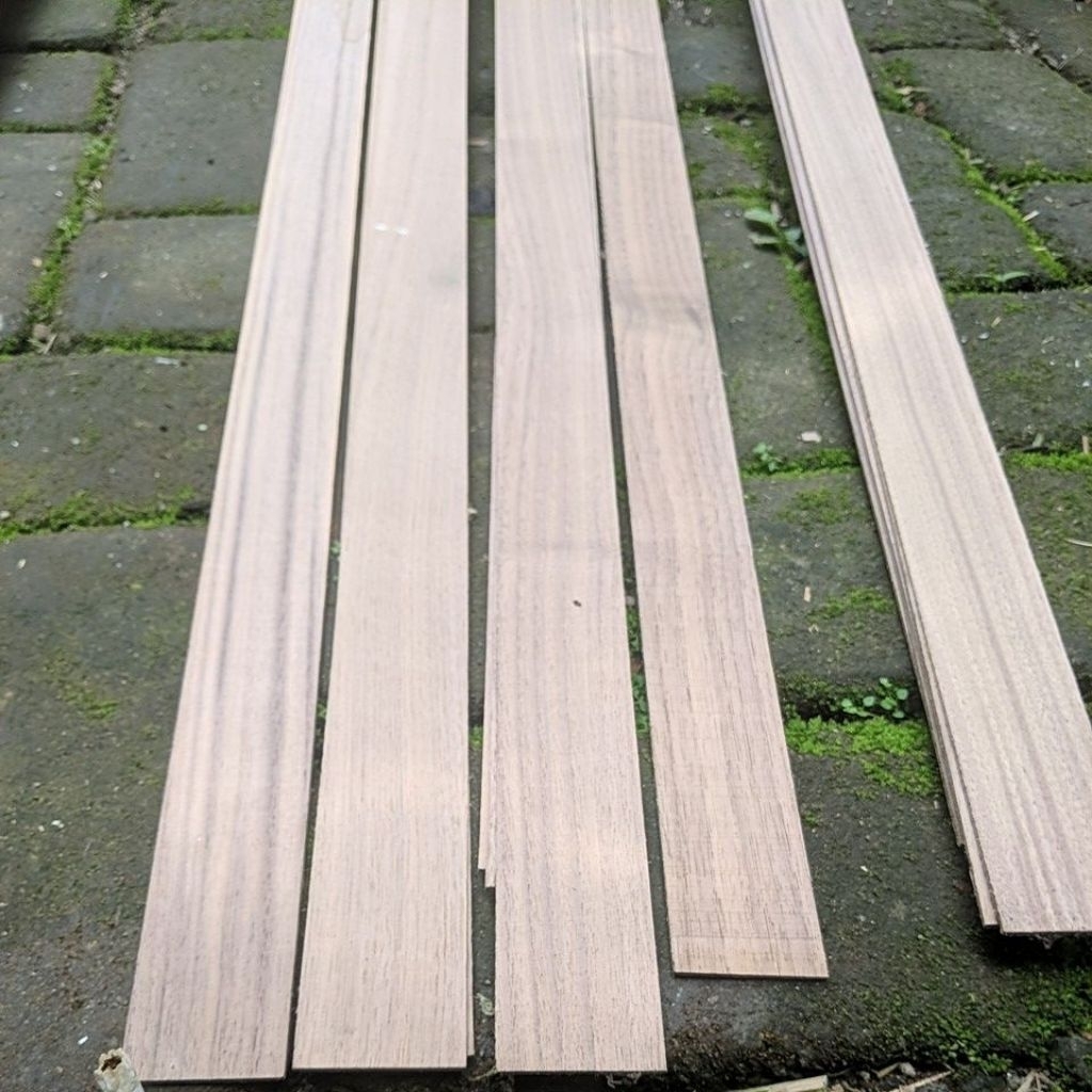 Lis strip walnut 2mm x 4 cm x 95 cm veneer kayu walnut serat lurus