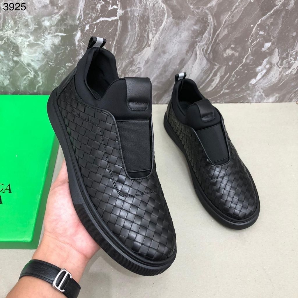 Sepatu sneaker pria slip on casual import