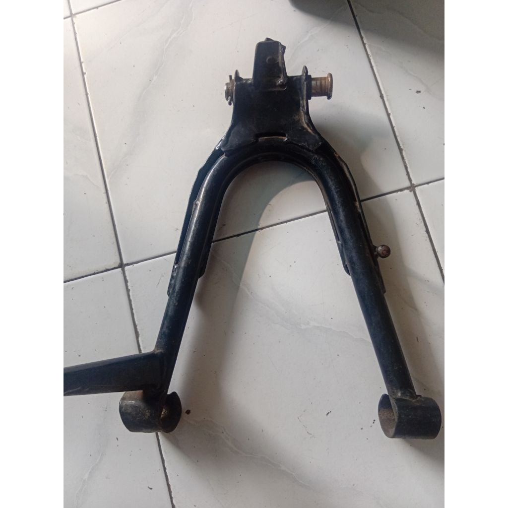 standar tengah honda win 100