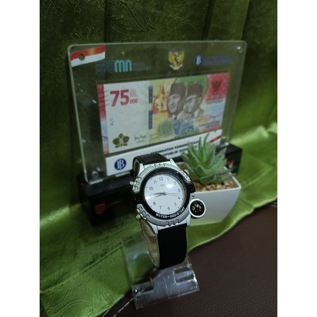 Jam Tangan kompas/compas