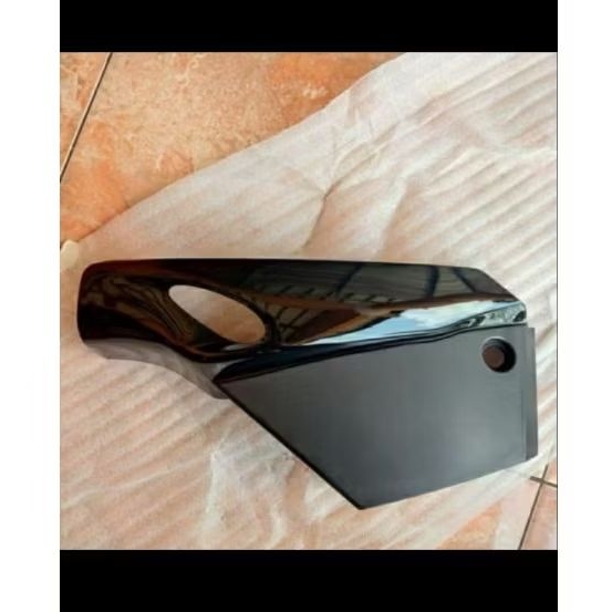 Cover Tutup Bok Aki/Box Aki Yamaha Fiz R / Vega R Lama Tempong Aki Bok Aki Vega r Lama Old Hitam