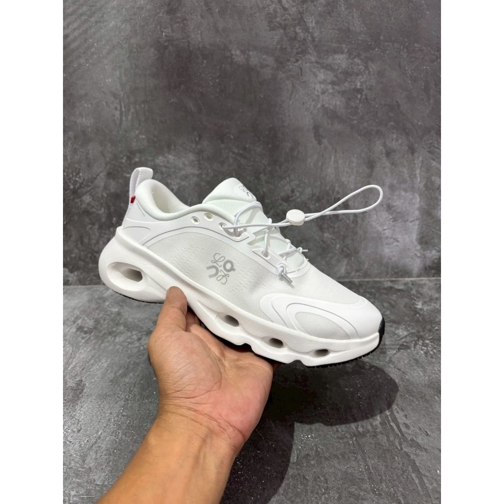 Sepatu LOEWE X ON cloudsolo Quality Premium