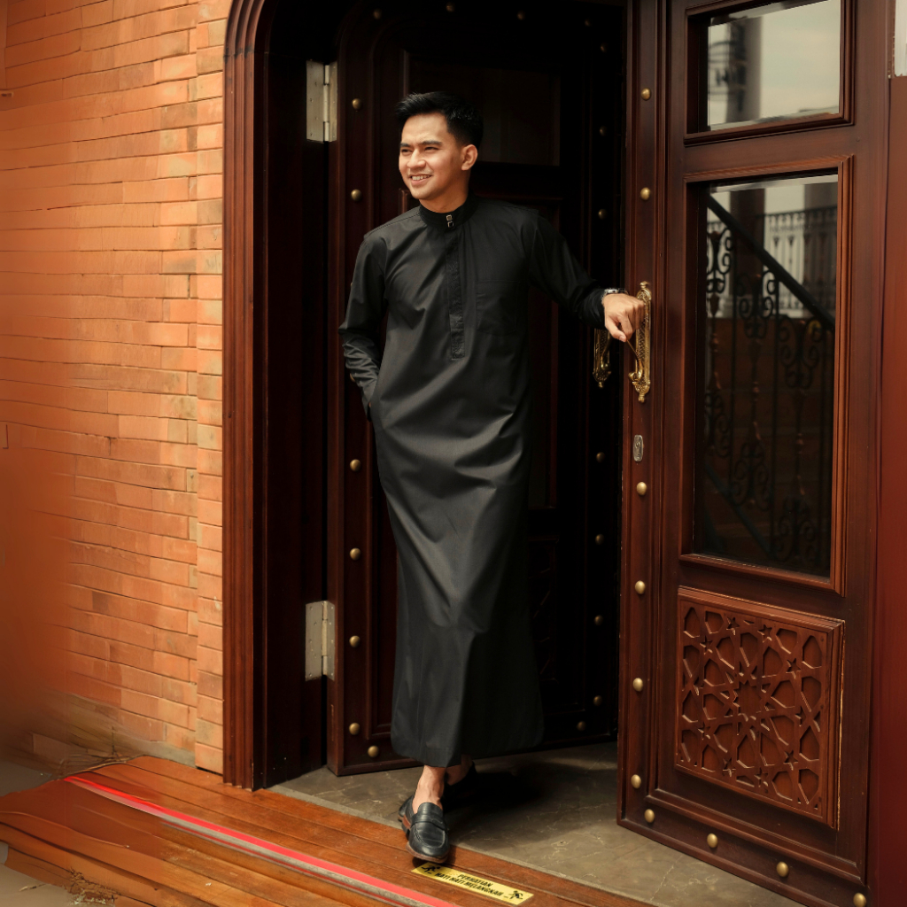 BASTOH Koko Jubah Gowri Bordir Pria Dewasa Slim Fit Lengan Panjang Warna Hitam