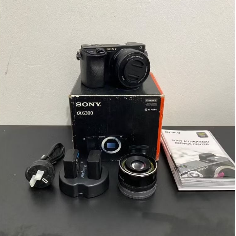 Sony a6300 2 LENSA (SECOND)