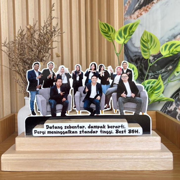 Cakrawala Art - Karikatur Kayu Custom Banyak Wajah Hadiah Kenangan Pajangan Rumah Kantor