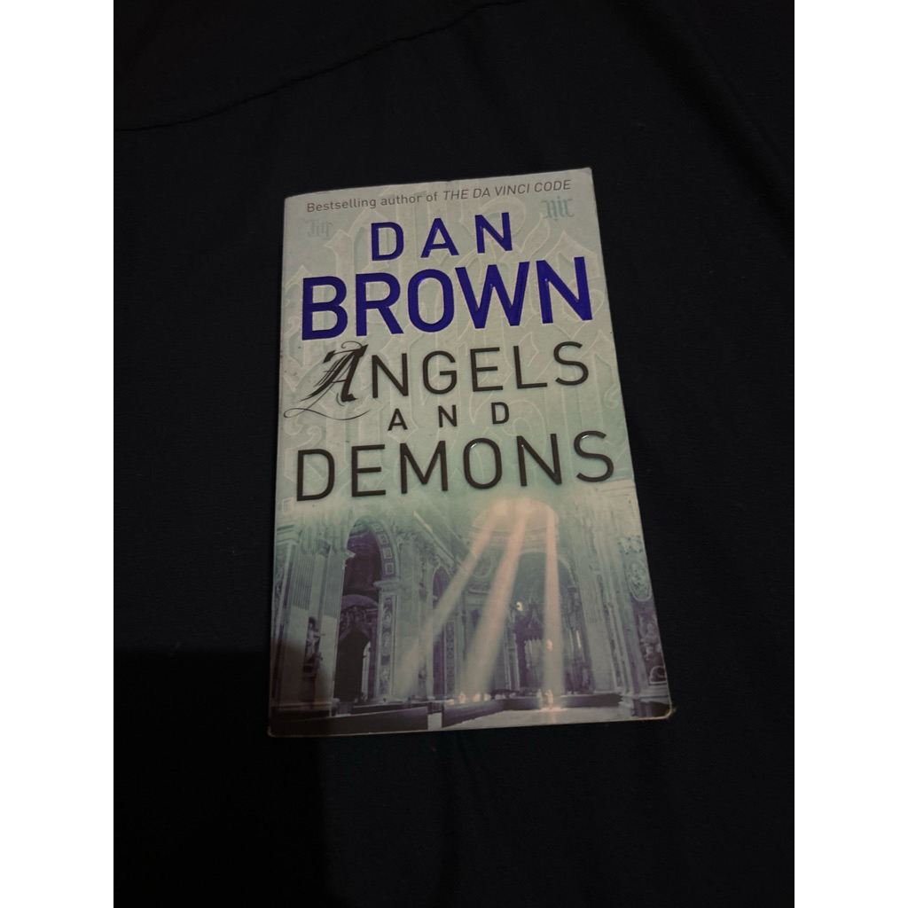 Buku Bekas Angels and Demons Dan Brown