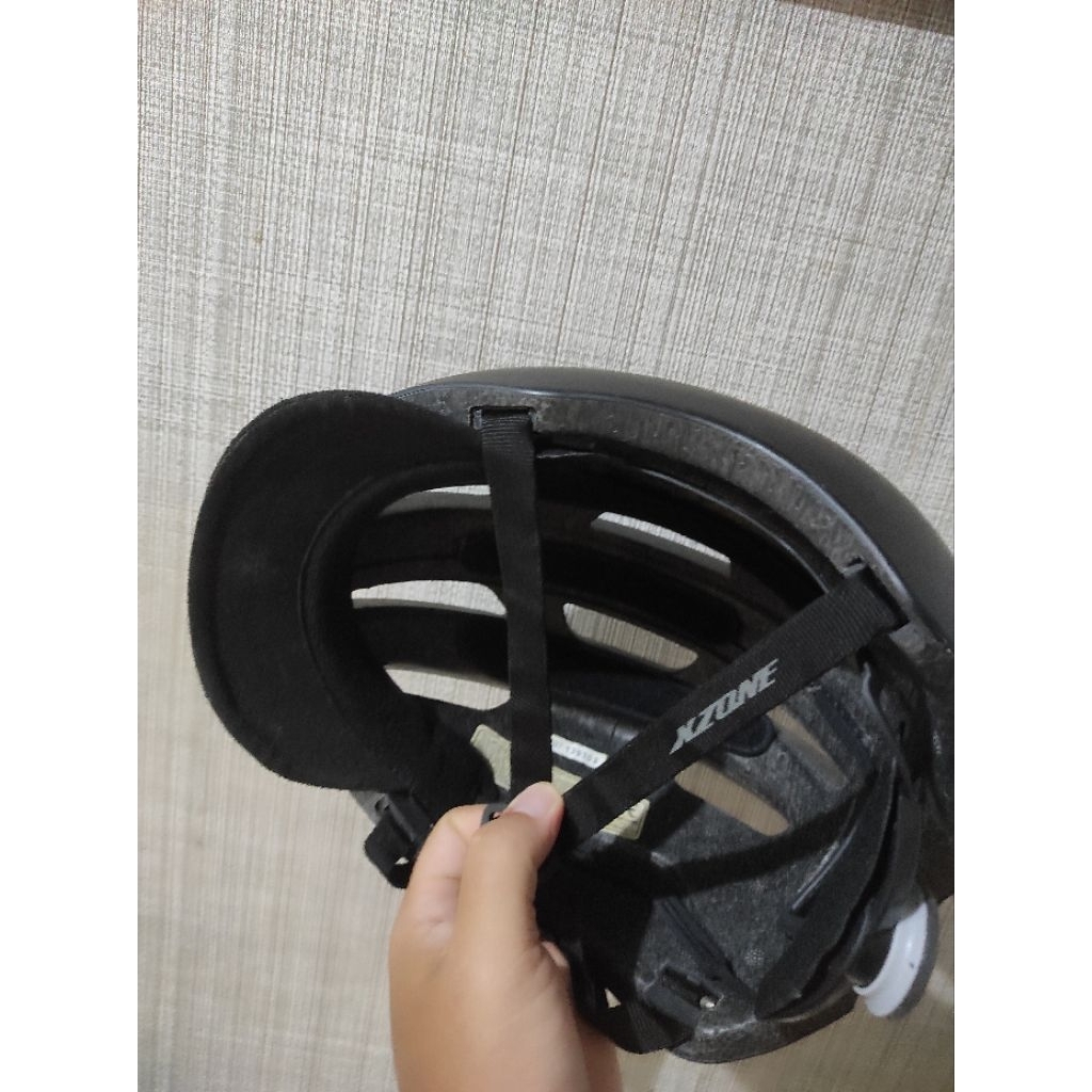 preloved helm sepeda X-Zone