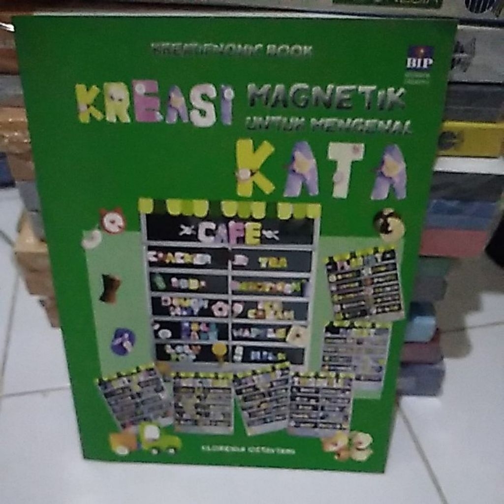 KREATIF NOMIC BOOK,KREASI MAGNETIK UNTUK MENGENAL KATA