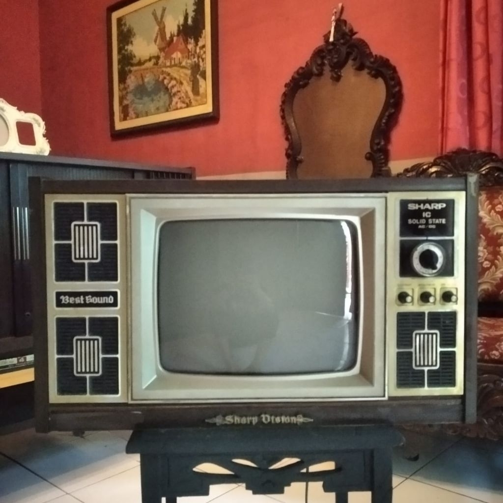 Tv televisi jadul antik vintage Merk sharp lawas kuno