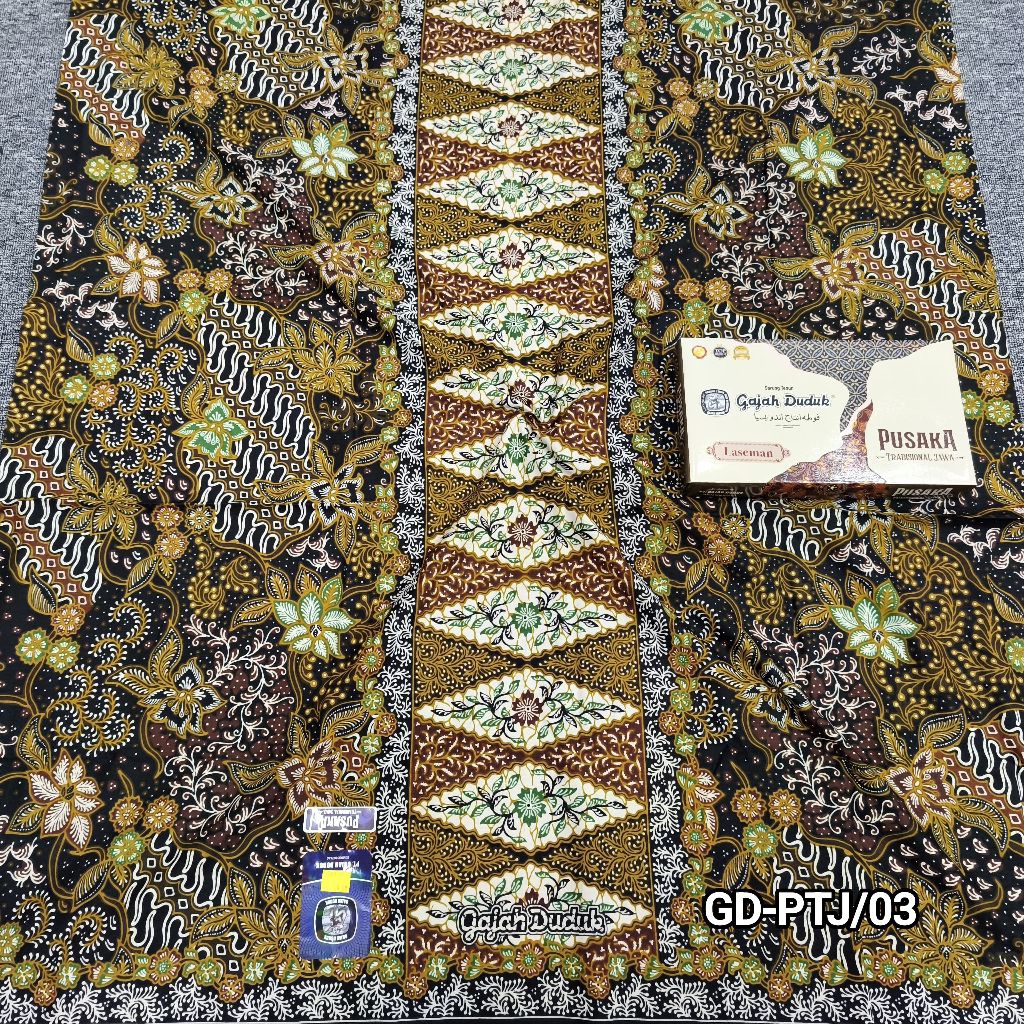 Sarung gajah duduk batik