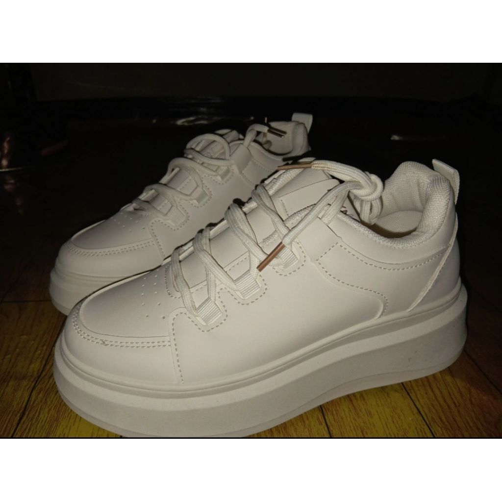 Sepatu PVN Original Warna Cream Size 38