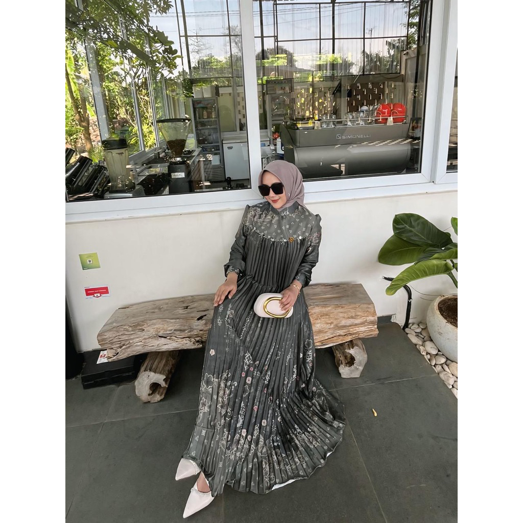 Hashiana Signature Series Gamis Dress Plisket Bahan Armany Arabian Silk Motif Aksen Payet Pliskit Me