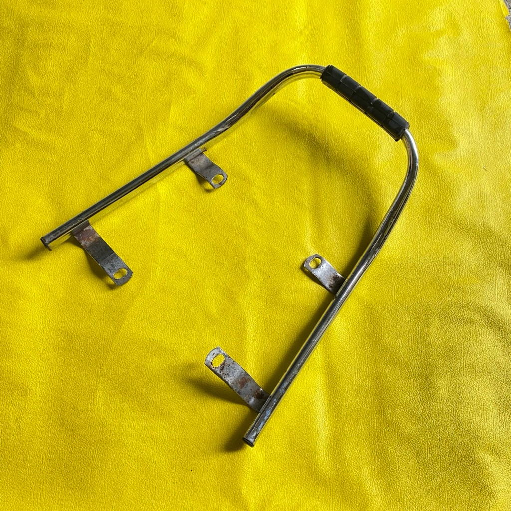 Behel pegangan jok yamaha Alfa