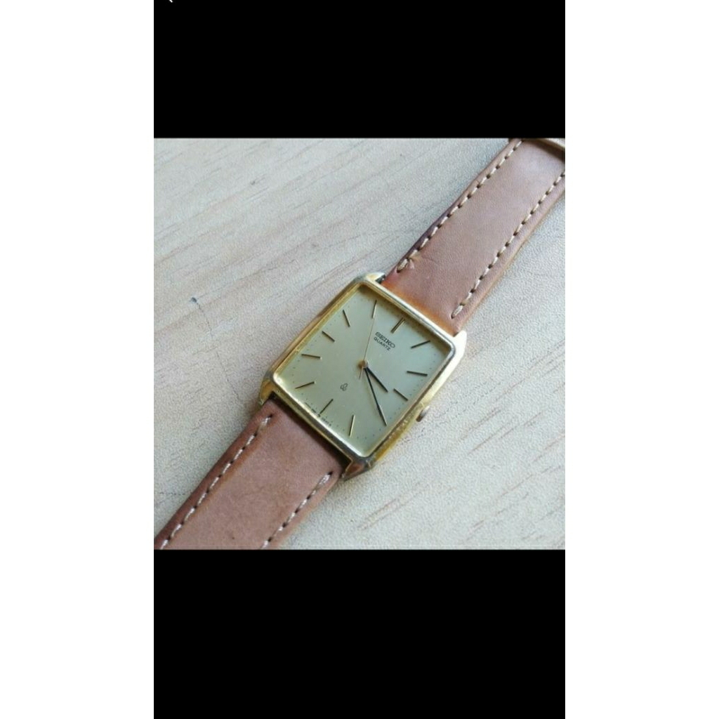 Seiko Tank / Jam vintage Seiko kotak