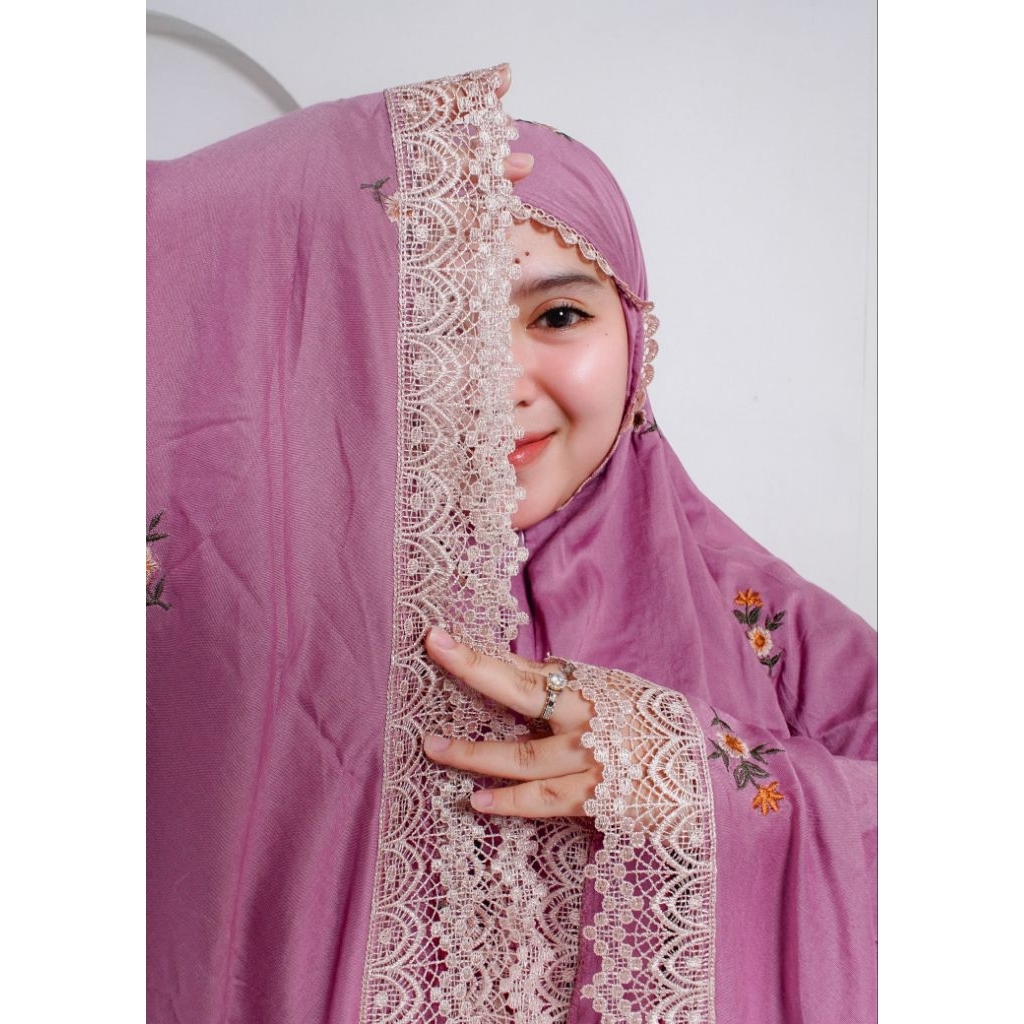 MUKENA RAYON BORDIR BUNGA TABUR