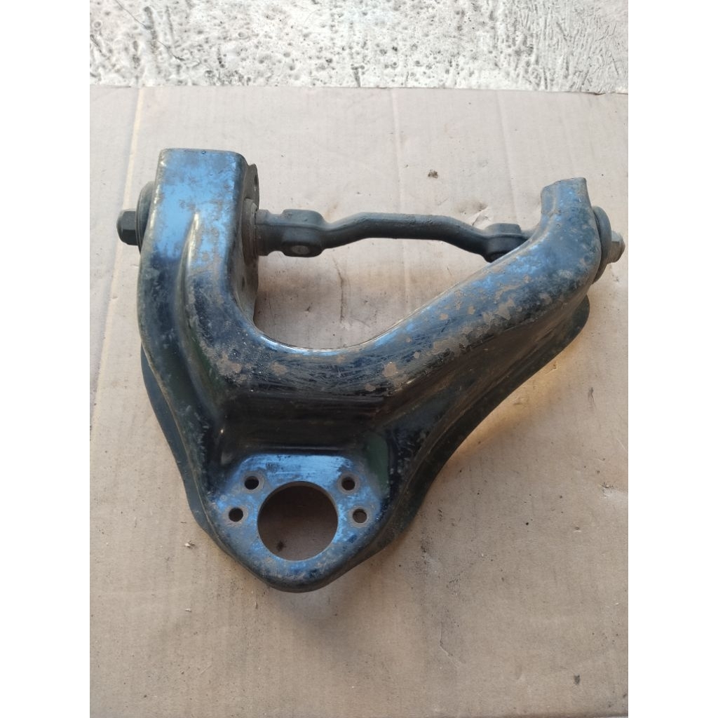 upper arm sayap atas kanan kijang 5k 7k