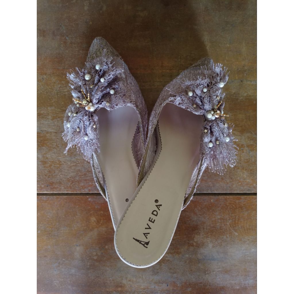 Sandal Aveda Slop (preloved)