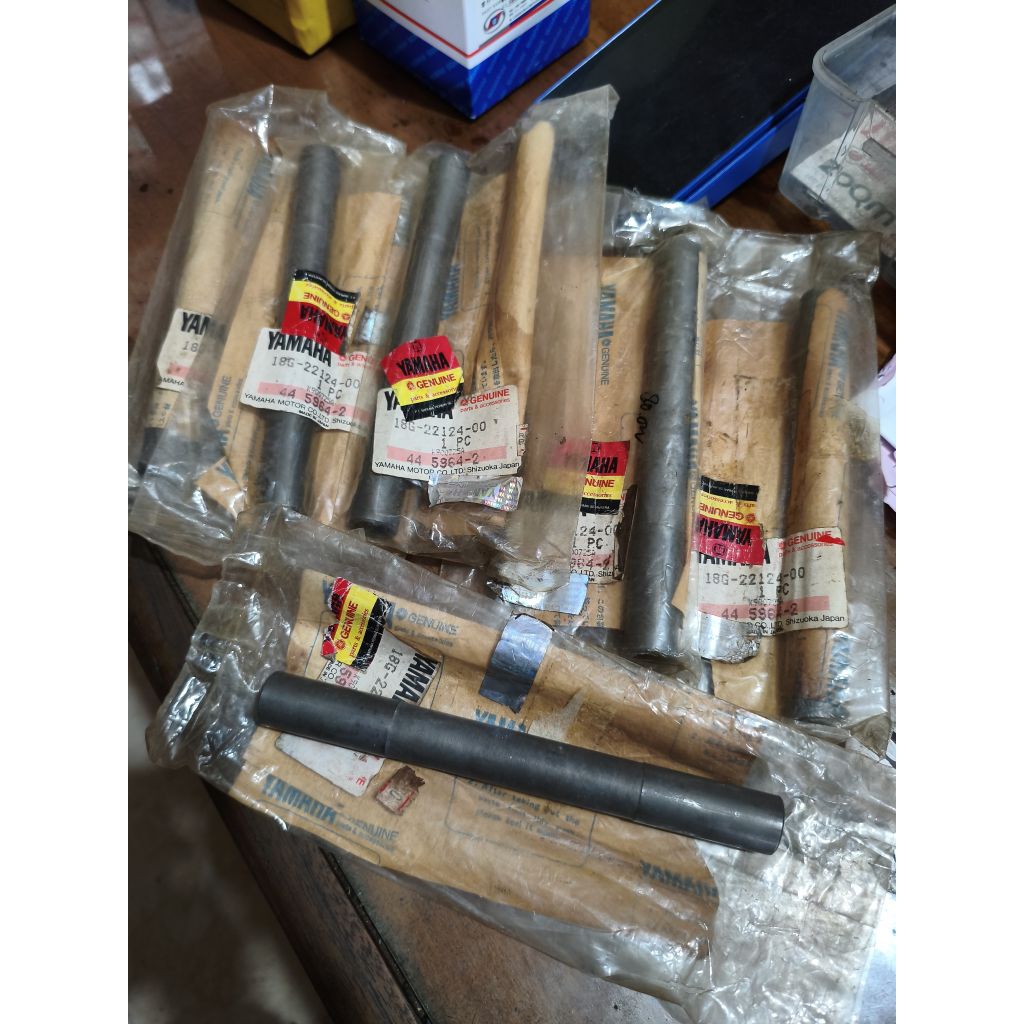 Bosh Boshing Swing Arm Selongsong Pipa As Arm Belakang Yamaha DT100 DT125 YZ100 YZ125 Original NOS 1