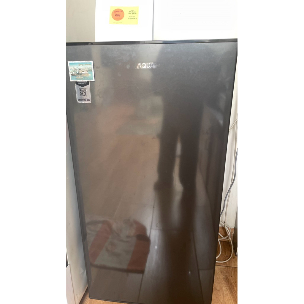 KULKAS merk AQUA 1 pintu (PENGIRIMAN HANYA BANDUNG) bekas minus bukaan freezer dan bukaan laci bawah