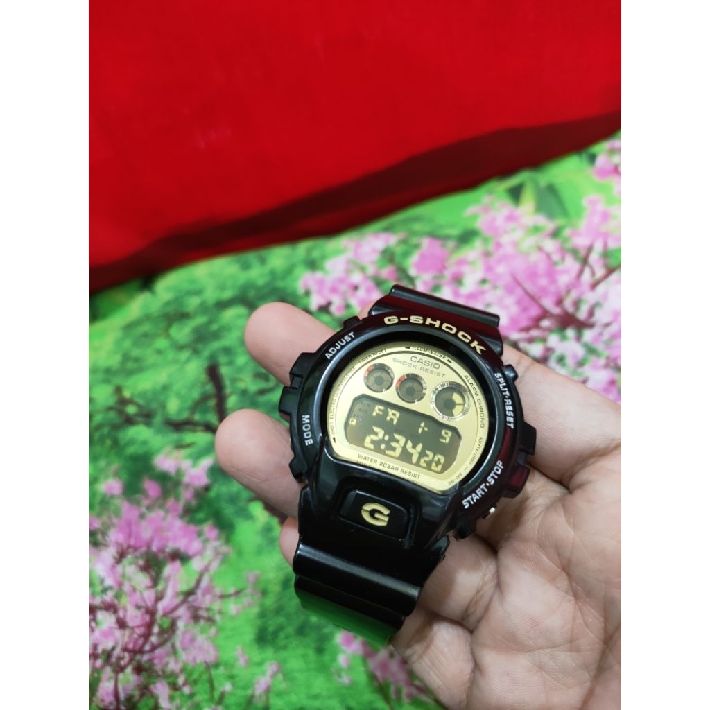 G-Shock DW-6900CB Second