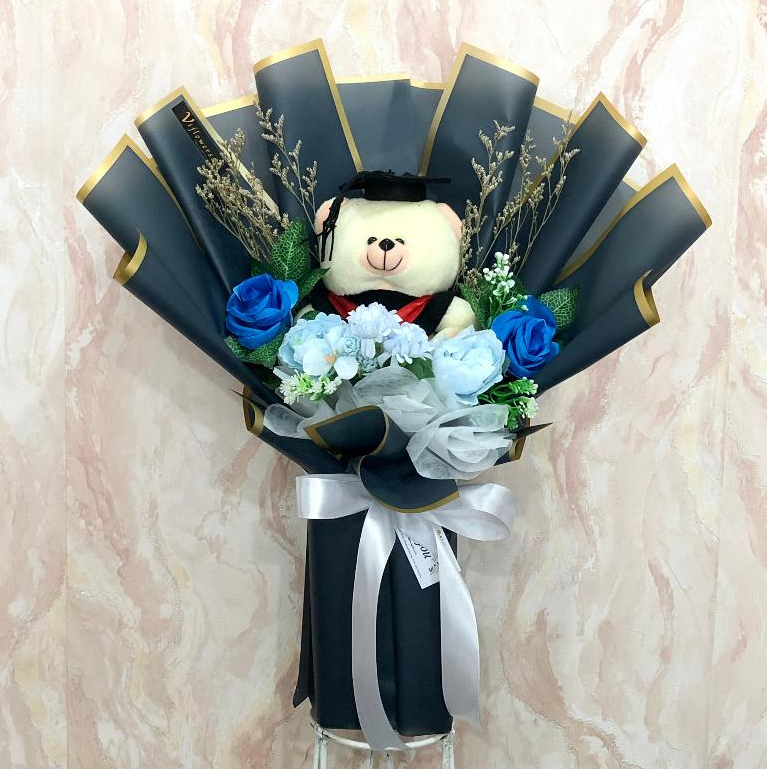 Viflowerss | Buket wisuda medium bunga kering | buket wisuda bandung | buket wisuda | buket boneka