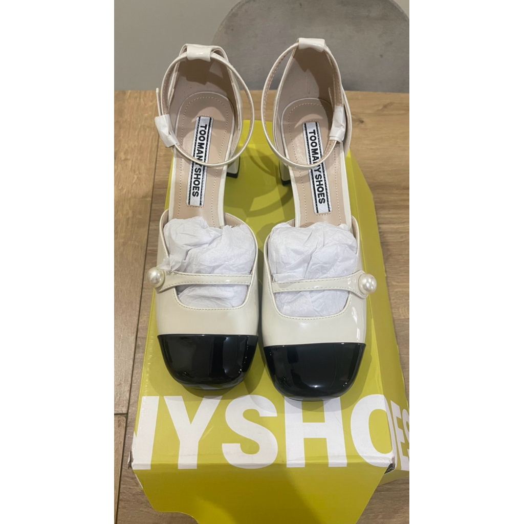 Too Many Shoes by Linea