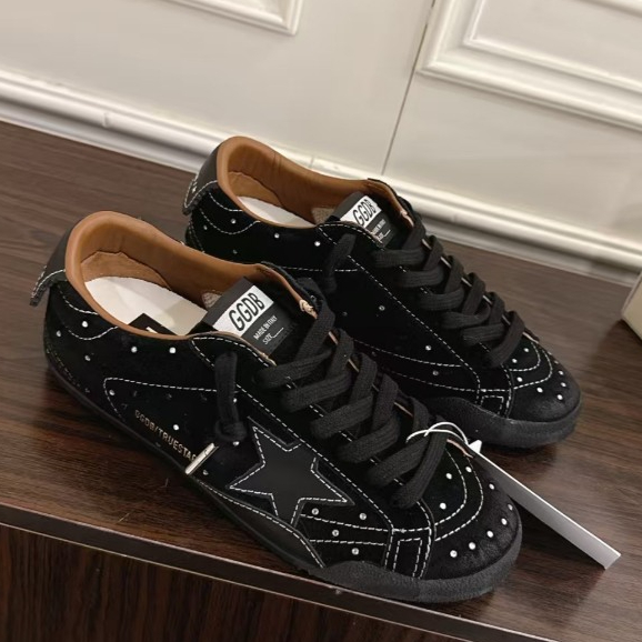 GGDB Golden G True Star cowhide star pattern crystal low cut casual shoes for men and women in black