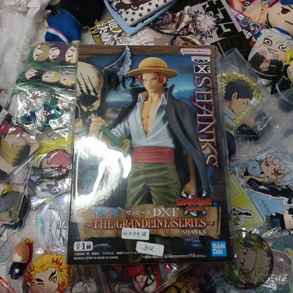 ONE PIECE SHANKS ACTION FIGURE RED FILM