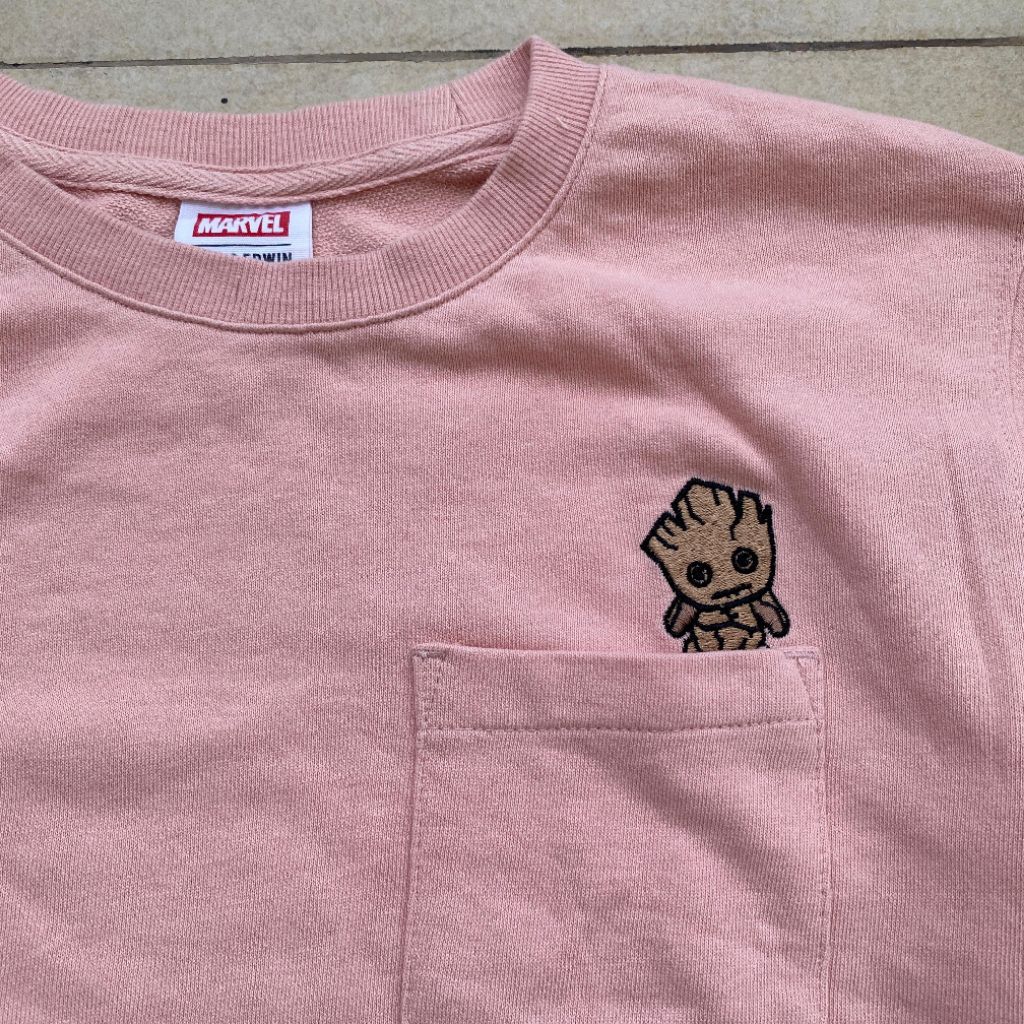 Crewneck sweatshirt side pocket Marvel Guardian of Galaxy  Groot original second Bekas murah. Jual m