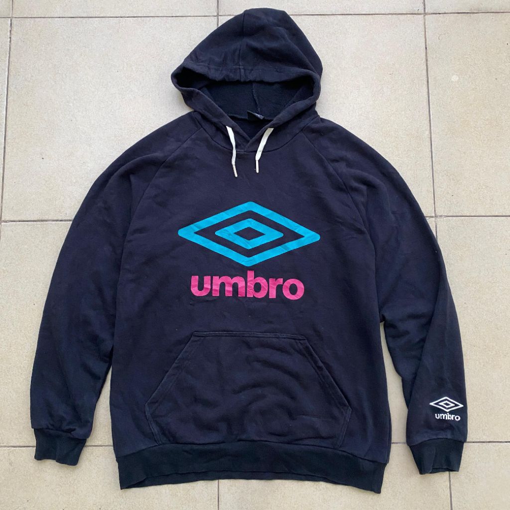 Hoodie Umbro vintage black rare color print original second Bekas murah. Jual Umbro original murah